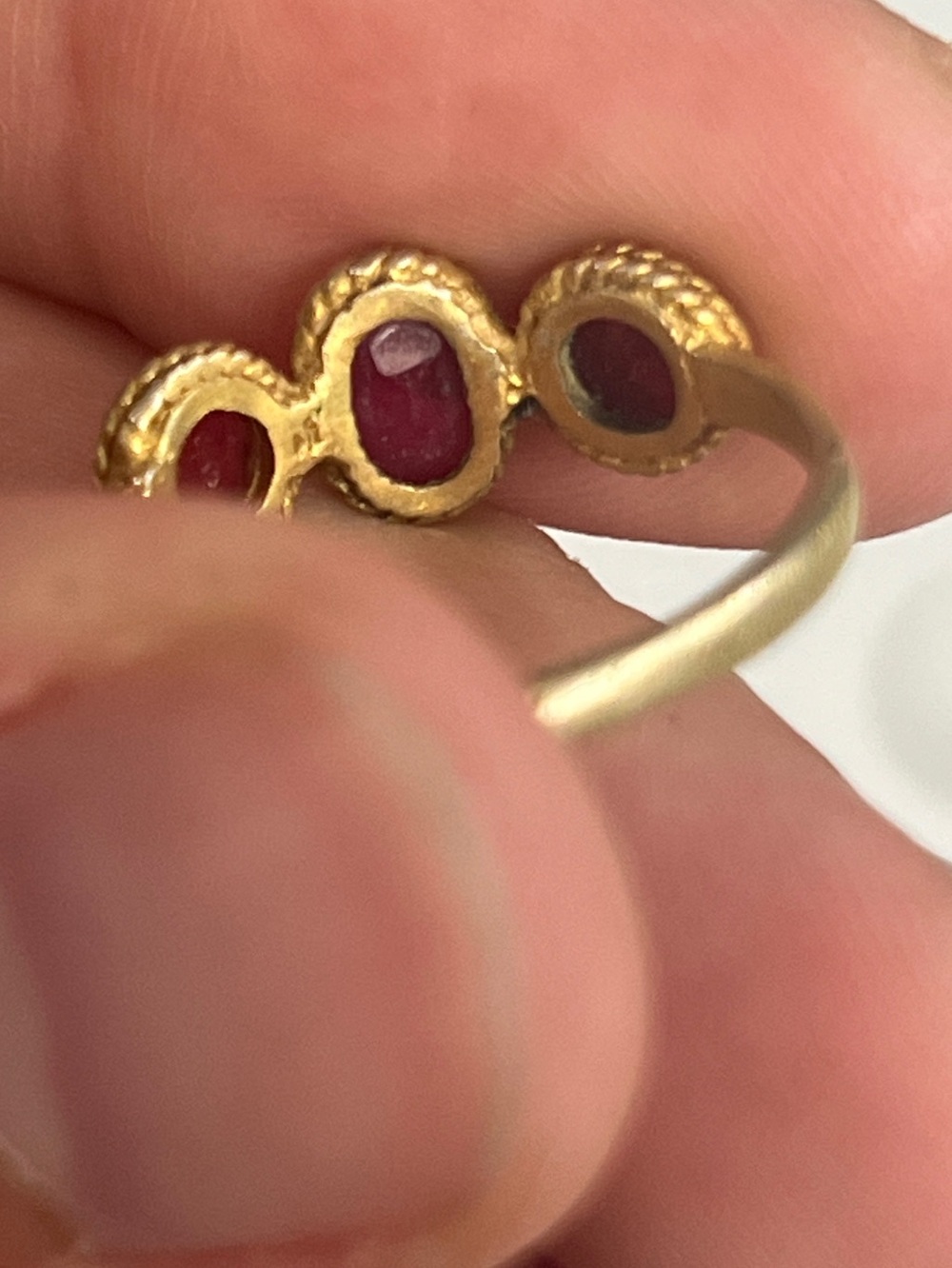 Gold ruby Ring - Picture 4 of 4